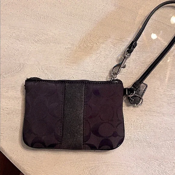 Coach - Wristlet Wallet - Black Signature Monogram CC / Canvas and leather EUC🩷 - Picture 2 of 16